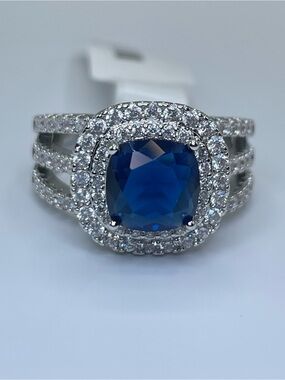 Swarovski Crystal Elements Sapphire Blue Halo Statement Ring Size 8